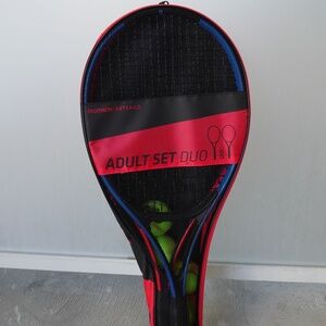 Tennis Set – 2 Rackets + 5 Balls